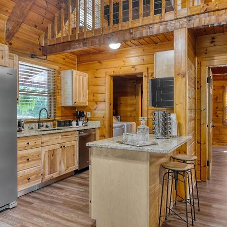 פיג'ן פורג' Dudley I By Avantstay Cosy Cabin W Hot Tub Incredible Views מראה חיצוני תמונה